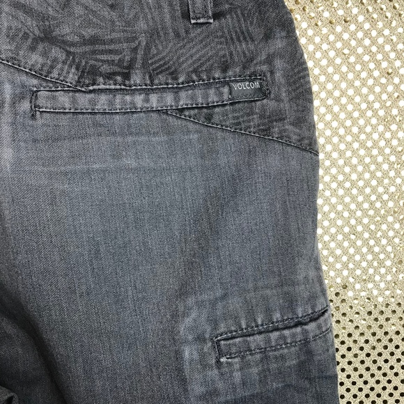Volcom Shorts - Picture 5 of 7